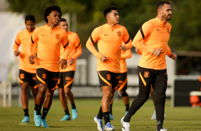 Renato Augusto, Du Queiroz, Willian, Wesley e Cantillo no treino do Corinthians