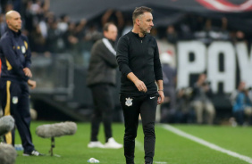 Vítor Pereira liderando o Corinthians em mais um Majestoso