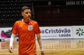 Alves  em ao pelo futsal do Corinthians na partida contra o Cascavel