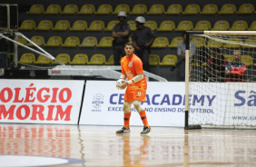 Jhol defendeu o gol do Corinthians na partida contra o Cascavel