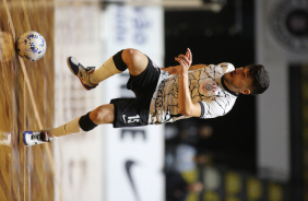 Levy em ao pelo futsal do Corinthians na partida contra o Cascavel