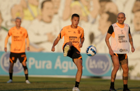 Matheus Arajo durante treino no CT Joaquim Grava