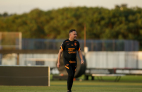 Vtor Pereira comanda treino no CT Joaquim Grava
