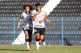 Z Vitor comemora o gol anotado contra o Unio Suzano