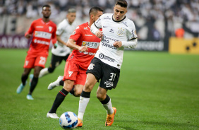 Gustavo Mantuan durante partida entre Corinthians e Always Ready pela Libertadores