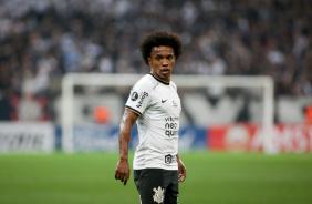 Willian durante partida entre Corinthians e Always Ready pela Libertadores