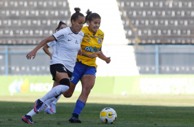 Gabi durante jogo do Timo