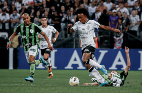 Willian iniciou o jogo como titular contra o Amrica-MG