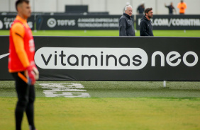 Presidente Dulio e diretor Roberto de Andrade acompanhando o treino