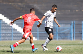 Adryan durante a partida contra o Metropolitano pelo Paulista Sub-17