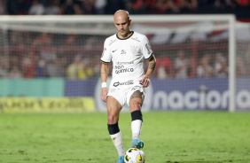 Fbio Santos durante a vitria do Corinthians