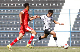 Guilherme Henrique durante a partida contra o Metropolitano pelo Paulista Sub-17