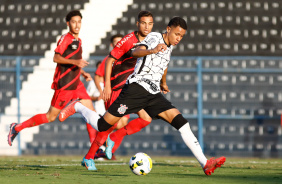 Arthur Sousa durante a partida contra o Athletico Paranaense pelo Brasileiro Sub-20