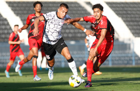 Giovane em ao durante a partida contra o Athletico Paranaense pelo Brasileiro Sub-20