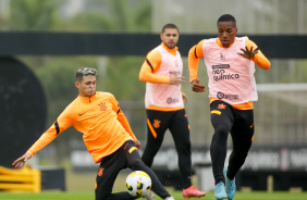 Adson e Xavier em treino do Corinthians de olho no Juventude