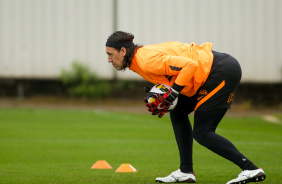Cssio durante treino do Corinthians de olho no Juventude