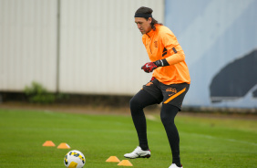 Cssio em treino do Corinthians de olho no Juventude