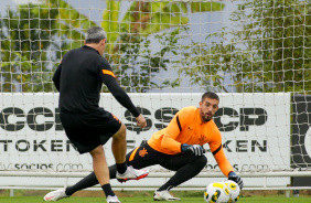 Guilherme Castellani em treino do Corinthians de olho no Juventude