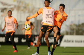 Robson Bambu e Roni em ltimo treino do Corinthians de olho no Juventude