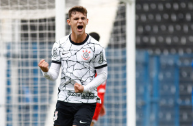 Gabriel Moscardo marcou o primeiro gol da vitória do Corinthians Sub-17