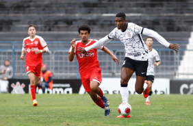 Gustavo Henrique em ao na vitria contra o Audax