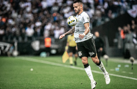 Renato Augusto em ao na partida entre Corinthians e Juventude