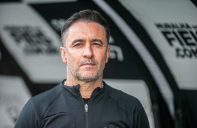 Vitor Pereira durante a vitria do Corinthians