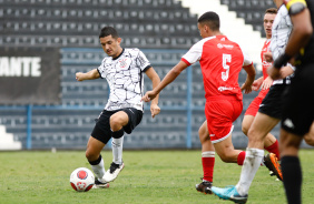 Adryan durante vitria do Corinthians Sub-17