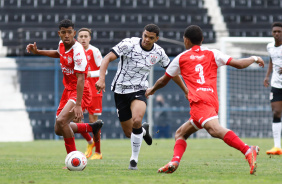 Vitor Santos durante vitria do Corinthians Sub-17