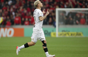 Rger Guedes na partida do Corinthians contra o Athletico, na Arena da Baixada