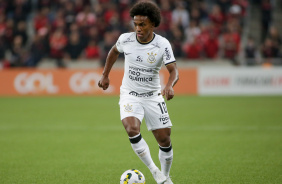 Willian foi titular do Corinthians no empate contra o Athletico