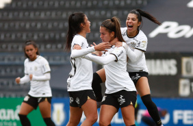 Jheniffer marcou o gol do Corinthians Feminino contra o Internacional