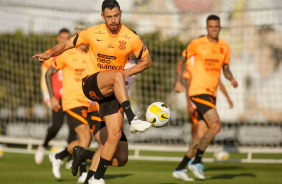 Giuliano em ltimo treino do Corinthians antes de encarar o Santos