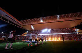 Festa na Neo Qumica rena antes de jogo contra o Santos