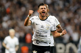 Giuliano chegou a marca de sete gols com a camisa do Corinthians