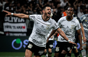 Giuliano marcou duas vezes contra o Santos