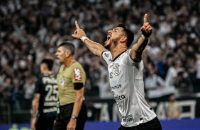 Giuliano vibrou com seu primeiro gol diante do Santos