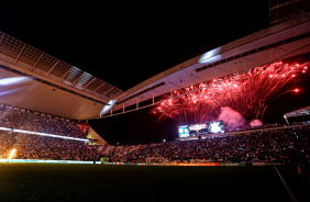 Neo Qumica Arena teve show de fogos antes do jogo contra o Santos