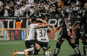 Time do Corinthians comemorou muito gol primeiro gol de Giuliano contra o Santos