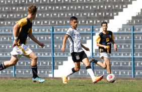 Gabriel Caipira durante o duelo contra o Novorizontino pelo Paulista Sub-17