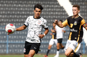 Guilherme Henrique durante o duelo contra o Novorizontino pelo Paulista Sub-17