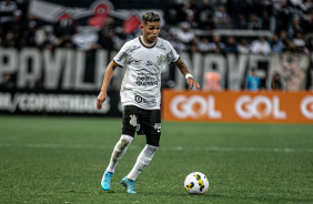 Adson foi titular do Corinthians em clssico contra o Santos no Brasileiro