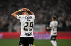 Roni durante jogo do Corinthians contra o Boca Juniors pela Libertadores