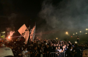 Torcida do Corinthians em festa antes do jogo com o Boca