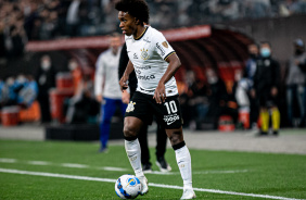 Willian em jogo do Corinthians frente ao Boca Juniors pela Libertadores