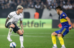 Fagner em ao contra o Boca Juniors