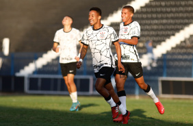 Mindinho comemora o gol anotado contra o So Bernardo pelo Sub-20