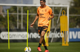 Bruno Melo durante treino do Corinthians no CT Joaquim Grava