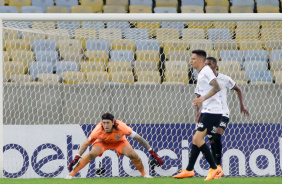 Cssio e Mantuan durante partida contra o Fluminense