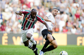 Júnior Moraes durante partida do Corinthians contra o Fluminense